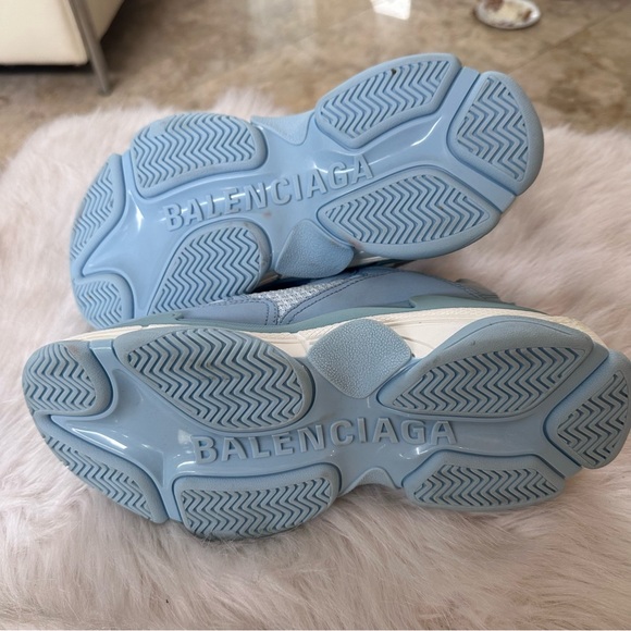 Balenciaga Triple S - Picture 4 of 11